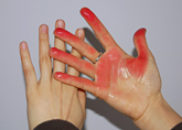 боядисани ръце